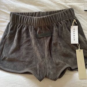 Essential fear of god velvet shorts